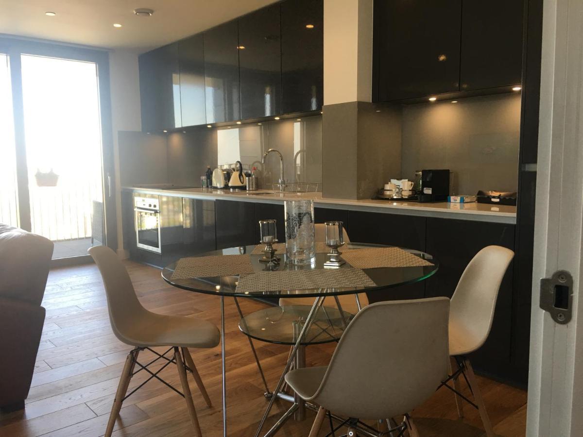 Luxurious Serviced Apartment In Croydon Eksteriør billede